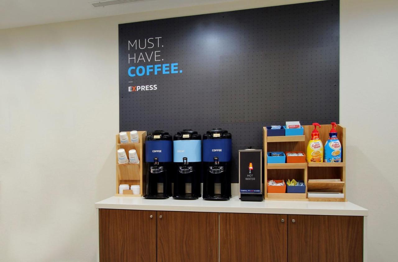 弗农山快捷假日酒店 外观 照片